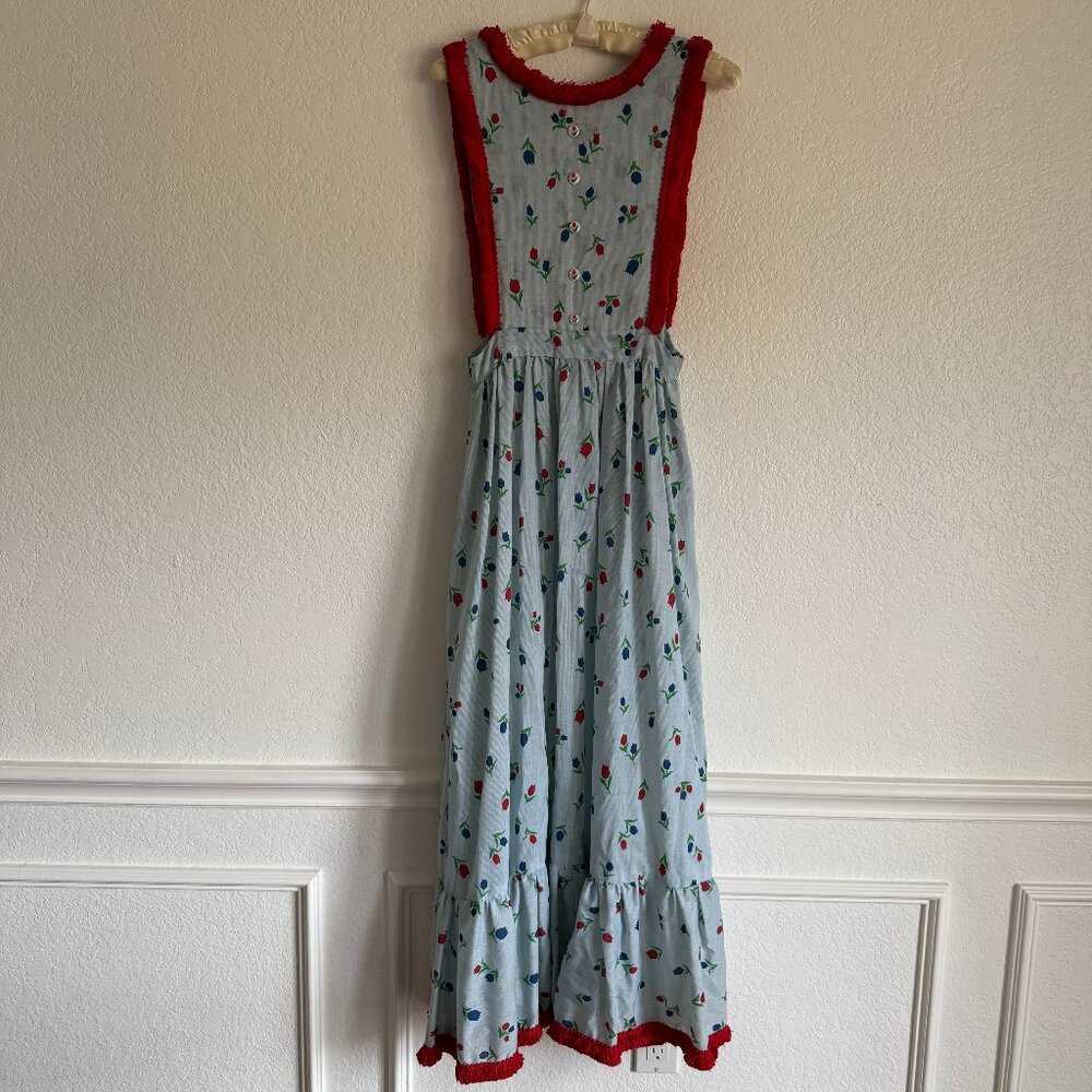 Vintage tulip-print apron
